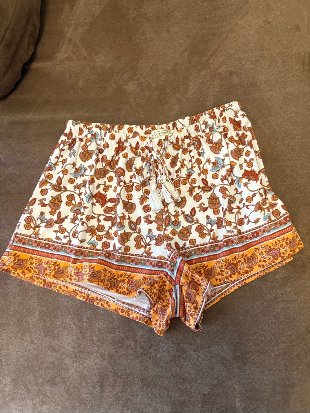 Boho Floral Border Drawstring Womenโs Shorts - White & Rust
